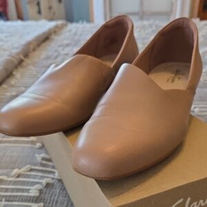 Clarks Women's Beige Flats